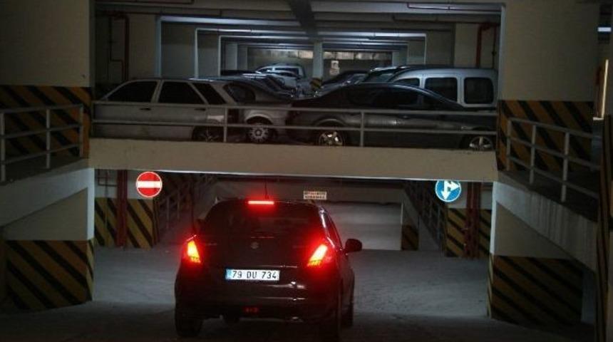 Cumhuriyet Meydanı'ndaki Otopark Devreye Alındı