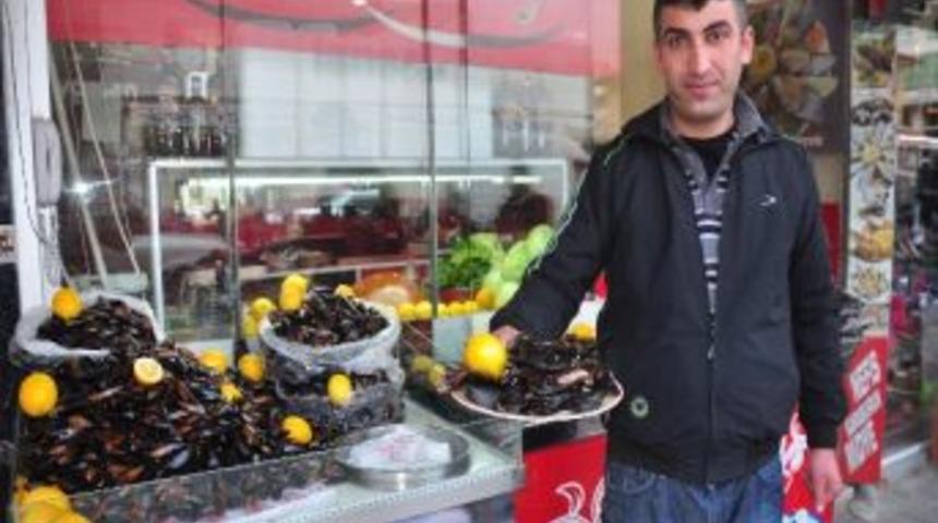 Torbalılı'da Midye &Ccedil;ok Sevildi