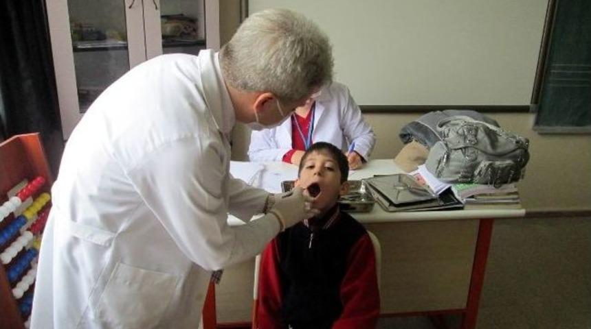 &Ouml;ğrenciler Diş Taramasından Ge&ccedil;irildi