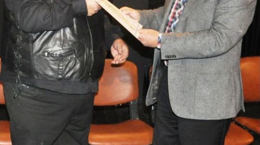 Tiyatro &Ouml;ğrencileri Sertifika Aldı