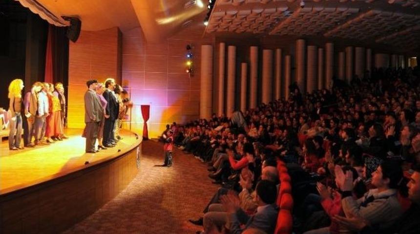 Antalya Devlet Tiyatrosu Kepez&rsquo;de