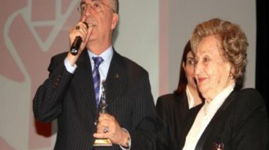 Yardım Sevenlerden Çankaya’ya Ödül