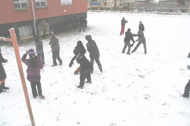 Yozgat’ta Kar Yağışı Hayatı Olumsuz Etkiledi