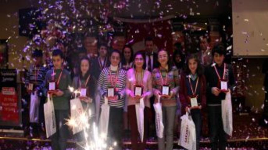 Sakarya Dershanesi Başarıyı &Ouml;d&uuml;llendirdi