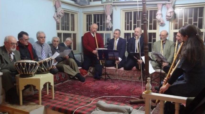 S&uuml;heyl &Uuml;nver'e '&ouml;zel Gece'