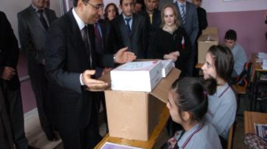 Diyarbakır&rsquo;da Iki Yılda Bin 430 Lise &Ouml;ğrencisi Tablet Bilgisayara Kavuştu