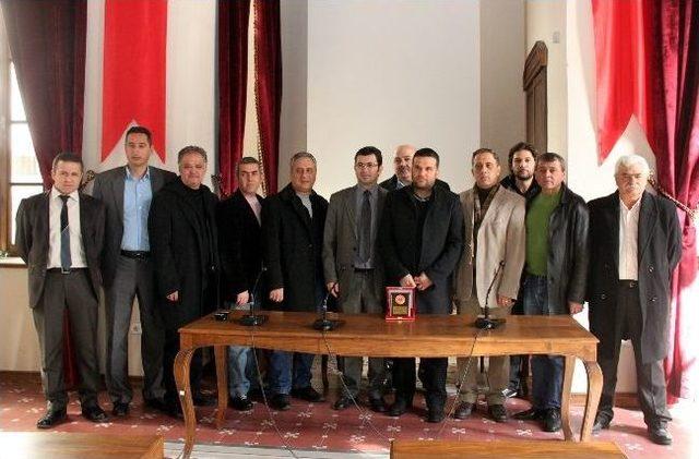 Bergama Belediyespor Teknik Direktörü Mehmet Çakmak İstifa Etti