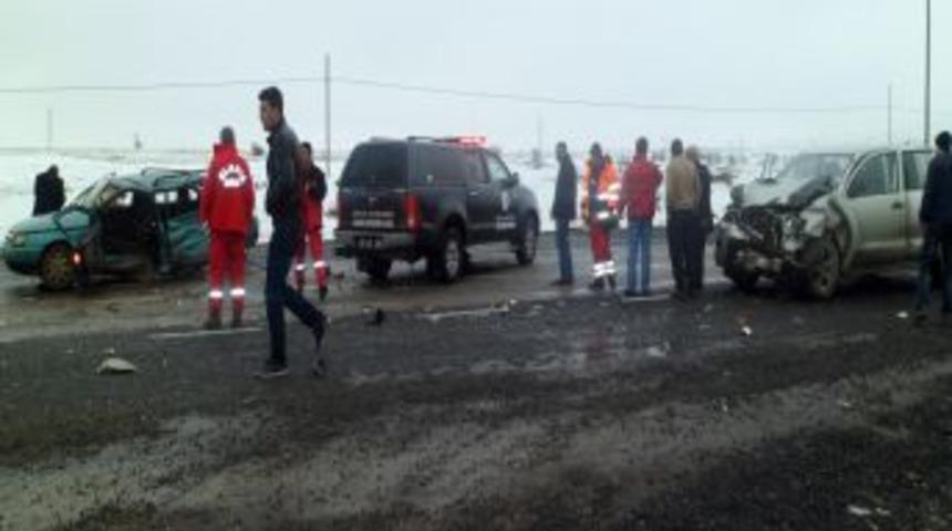 Elazığ&rsquo;da Trafik Kazası: 2 Yaralı