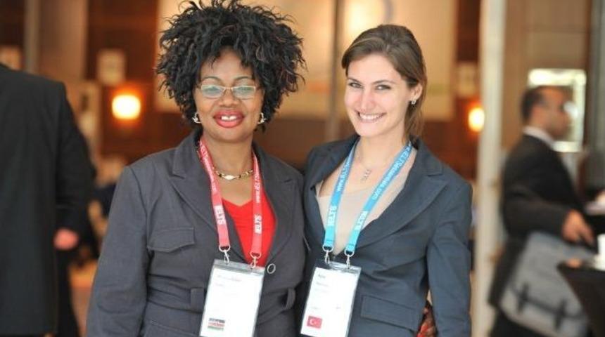 İz&uuml; Tıp Fak&uuml;ltesi, Dubai&rsquo;de B&uuml;y&uuml;k İlgi G&ouml;rd&uuml;