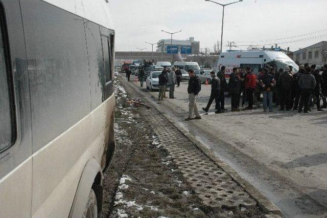 Van’da Trafik Kazası; 2 Yaralı