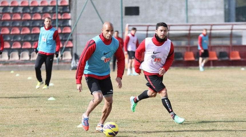 Şahbaz: Eskişehirspor Hem Ligde Hem Kupada Iddiasını S&uuml;rd&uuml;recektir