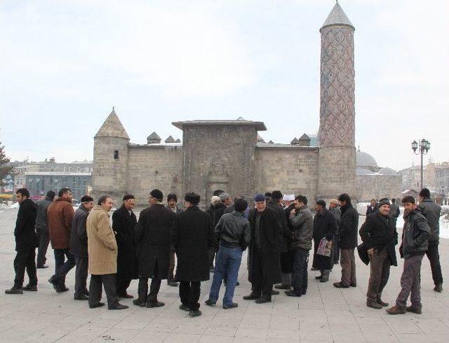 Erzurum’da Çiftçiler Eylem Yaptı