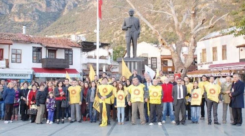 Eğitim-sen&rsquo;den G&ouml;zaltına Alınan &Ouml;ğretmenler İ&ccedil;in Eylem