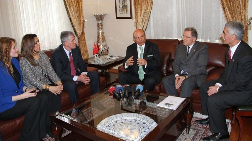 Kosova İ&ccedil;işleri Bakanı Rexhepi&rsquo;den T&uuml;rk Işadamlarına Yatırım &Ccedil;ağrısı