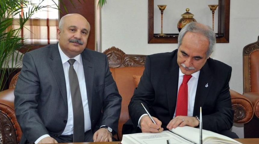 Dar&uuml;laceze M&uuml;essese M&uuml;d&uuml;r&uuml; Bayhan, Adıyaman &Uuml;niversitesi Rekt&ouml;r&uuml;'n&uuml; Ziyaret Etti