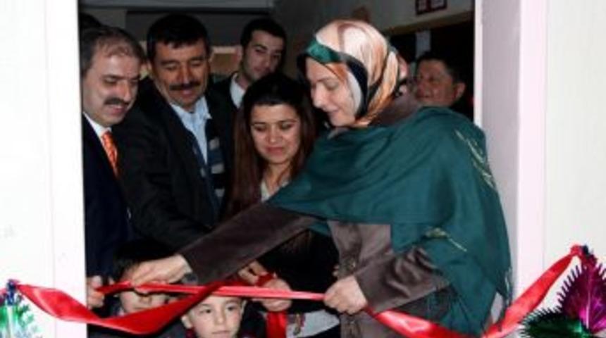 TDED &Ccedil;ankırı Şubesi K&ouml;y Okuluna K&uuml;t&uuml;phane Yaptırdı