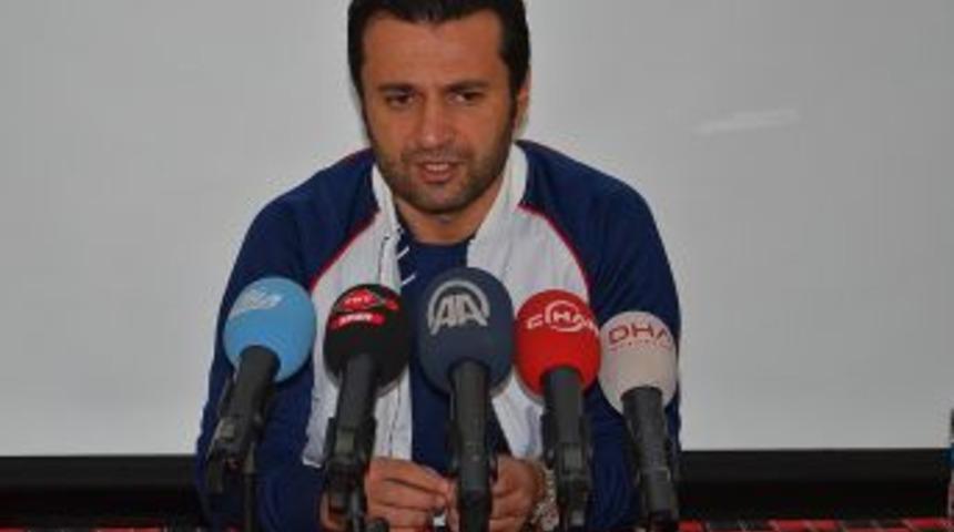 Bülent Uygun: Cuma Günü Kendi Evimizde 3 Puanı Alan Taraf Olmak Istiyoruz