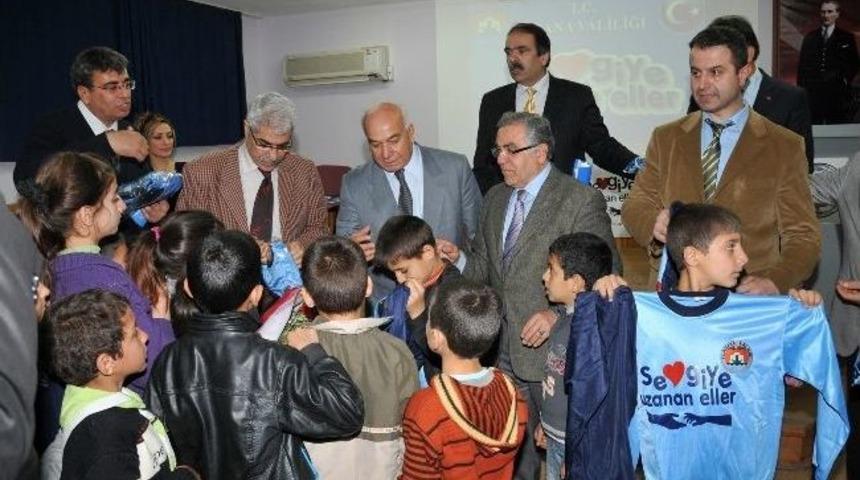 Sevgi &Ccedil;ocuklarına Eşofman Dağıtıldı