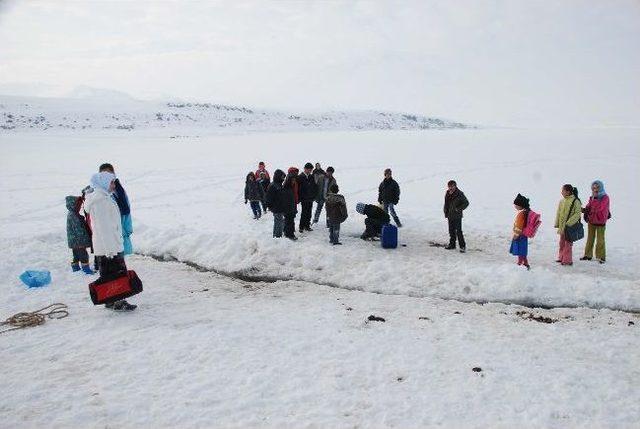 Öğrencilerin Tehlikeli Okul Yolculuğu