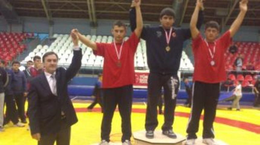 Şehzadeli G&uuml;reş&ccedil;iler, Manisa İl Şampiyonu Oldu