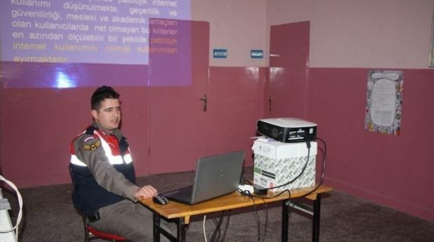 Jandarmadan &Ouml;ğrencilere "internet Bağımlılığı" Semineri