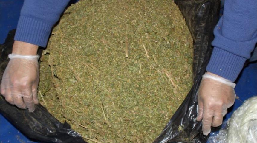 Gaziantep&rsquo;te 2 Farklı Operasyonda 244 Kilo Esrar Ele Ge&ccedil;irildi