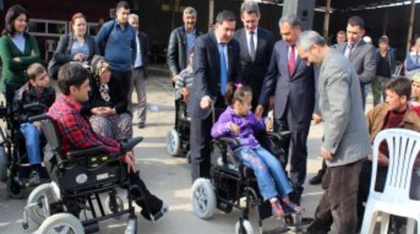 Sarı&ccedil;am&rsquo;da 11 Engelliye Ak&uuml;l&uuml; Ara&ccedil;