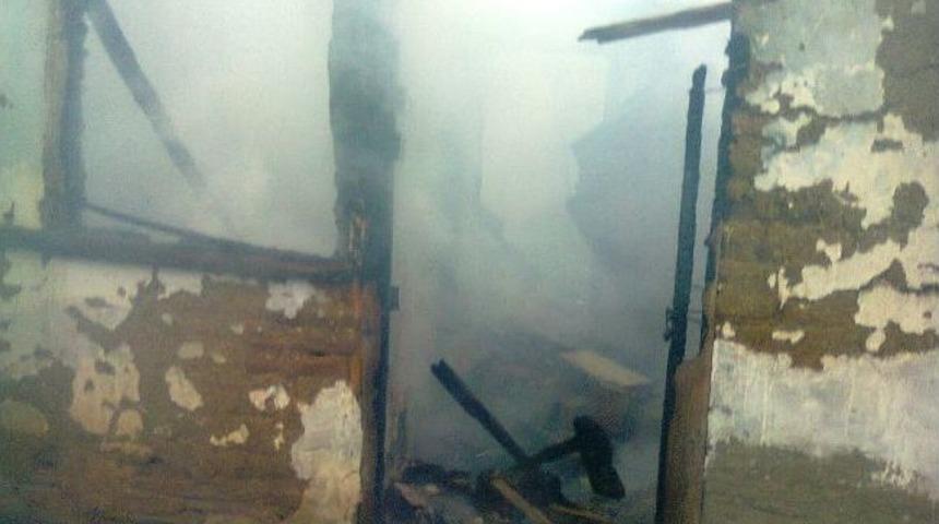 Kardeşiyle Tartıştı, Evini Ateşe Verdi