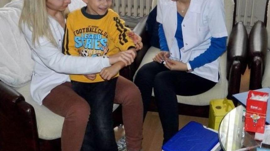 Erdek İl&ccedil;esinde Aşı Uygulaması Yapıldı