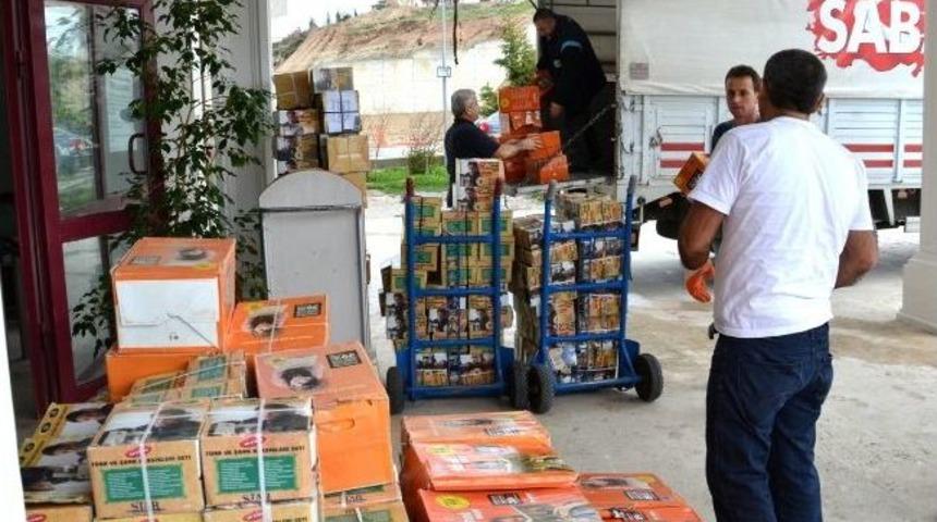 &Ccedil;om&uuml; K&uuml;t&uuml;phanesi'ne Bağışlar Devam Ediyor