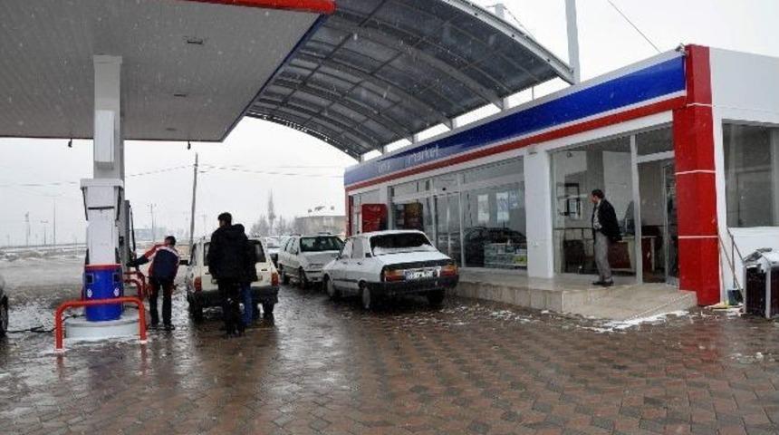 Sahte Parayla Yakıt Alan Ş&uuml;pheliler Mobese&rsquo;de