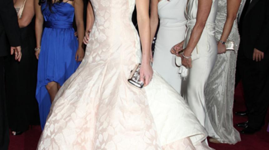 Dior'un en sıra dışı 10 kırmızı halı elbisesi