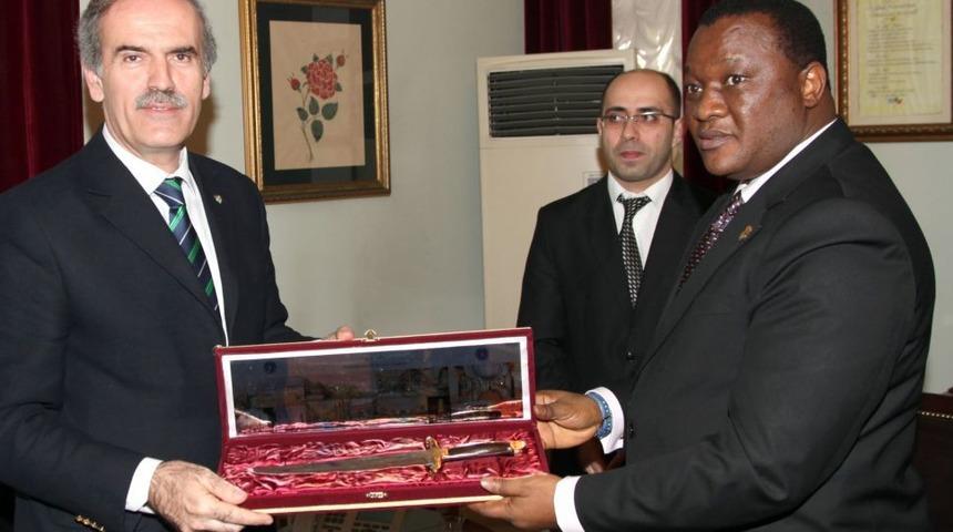 G&uuml;ney Afrikalı B&uuml;y&uuml;kel&ccedil;i, Bursa'ya Hayran Oldu