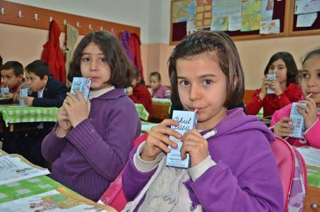 Gaziantep’te Okullara Süt Dağıtımı Başladı