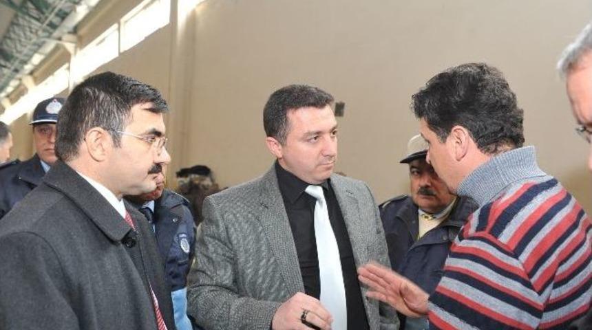 Bakıcı Pazarı Gezdi