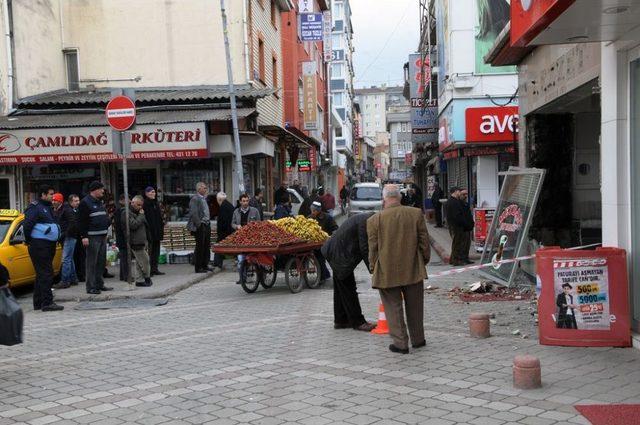 Saathane Meydan Projesi'nde Yıkım Başladı