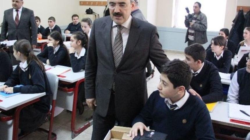 &Ouml;ğrenciler Tabletlerine Kavuştu