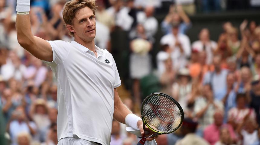 Kevin Anderson, 6 saat 36 dakika süren maçta John Isner'i 3-2 yendi ve Wimbledon finaline yükseldi!