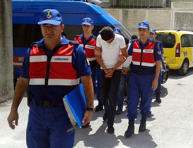 Bursa'da inşaatlardan demir ve kablo çalan 3 kişi tutuklandı