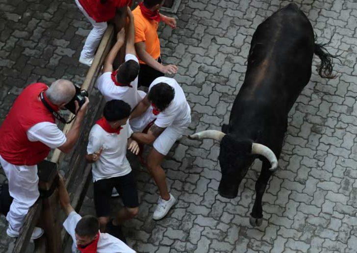 Dünya İspanya'da olanları şaşkınlıkla izliyor G1