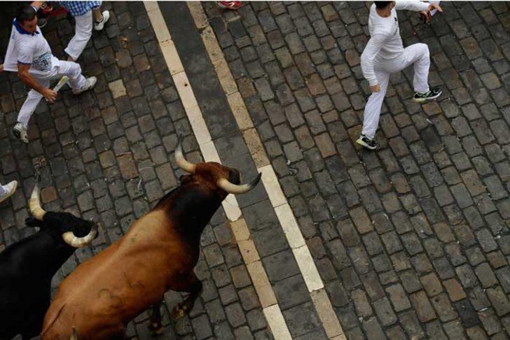 Dünya İspanya'da olanları şaşkınlıkla izliyor G2