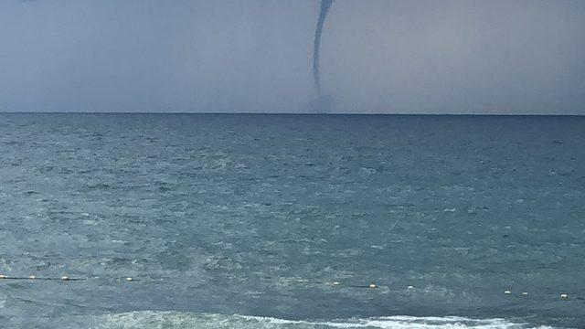 Bartın'da denizde çıkan hortum korkuttu