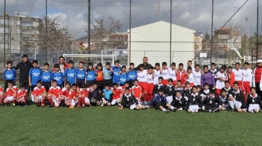 Minik Ayaklar Şampiyonluk İ&ccedil;in Koşuyor