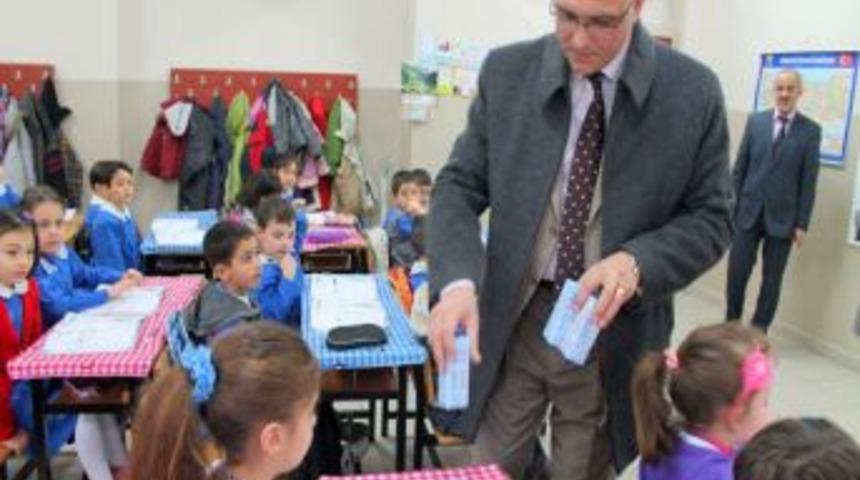 Turhal&rsquo;da Okul S&uuml;t&uuml; Dağıtımı Başladı