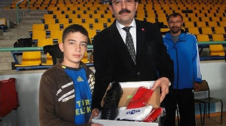 Sungurlu Belediyesi&rsquo;nden Minik Sporculara Destek