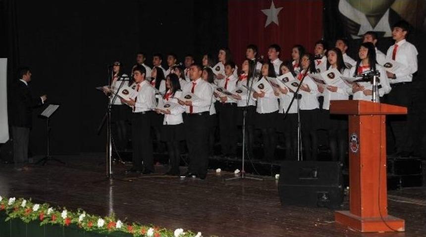 İstiklal Şairi Anıldı