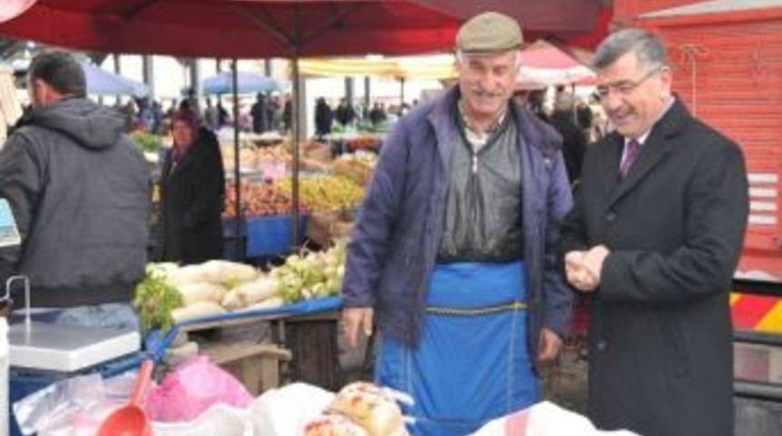 Başkan Akdoğan, Pazar Yerlerini Geziyor