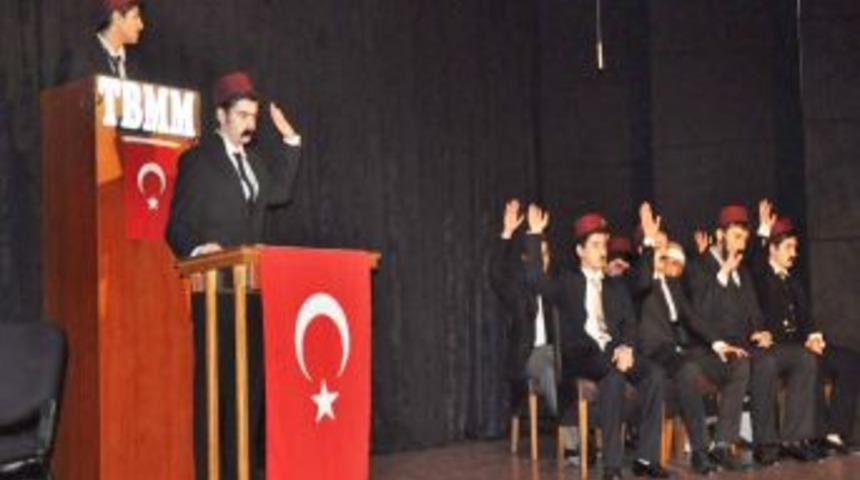 İstikl&acirc;l Marşı&rsquo;nın Kabul&uuml;n&uuml;n Yıld&ouml;n&uuml;m&uuml; Turgutlu'da Da Kutlandı