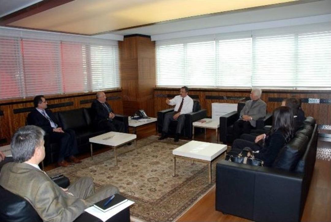 Evi Yanan Aileden, &Ouml;zhaseki'ye Teşekk&uuml;r Ziyareti