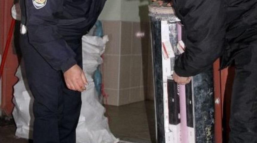 Halı Rulolarından 10 Bin Paket Ka&ccedil;ak Sigara &Ccedil;ıktı